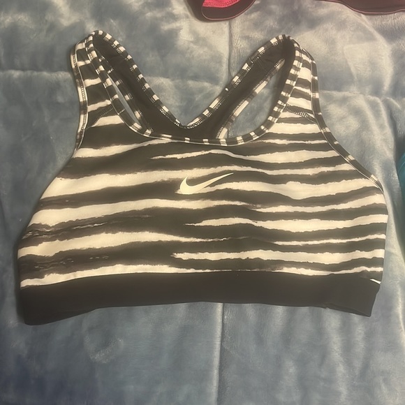 Nike Dri-Fit sport bras - Picture 6 of 6